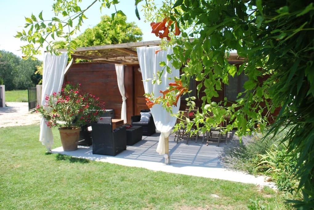 Le Cabanon Tendance Du Luberon Mérindol المظهر الخارجي الصورة